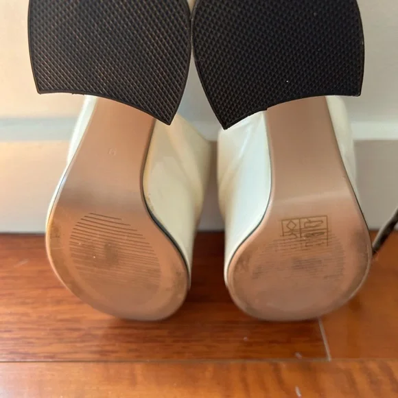 La Moda Cream Platform Heels - Picture 5 of 6